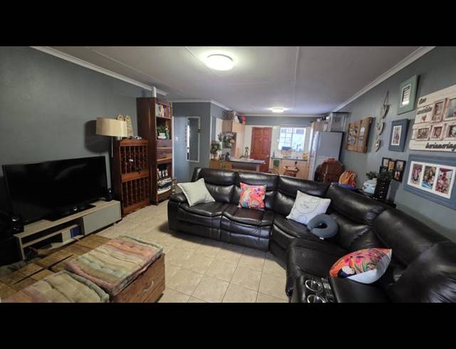 2 BEDROOM TOWNHOUSE FOR SALE IN MONTANA
